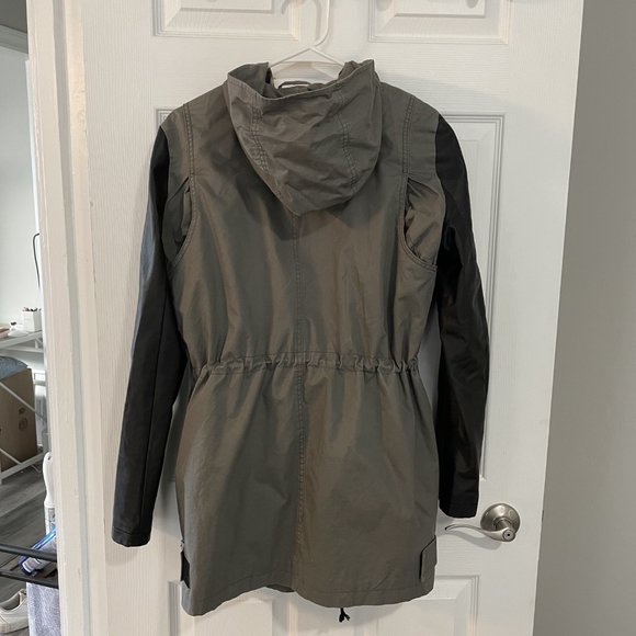 DKNY Rain Jacket Green - Picture 5 of 5